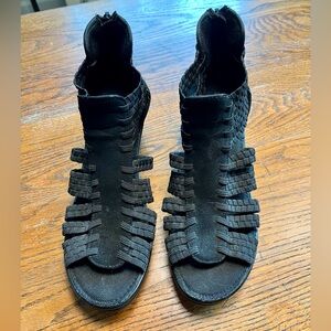 Steve Madden Elvah woven sandals size 9.5 EUC